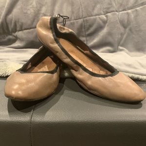 Vince Camuto Taupe leather flats